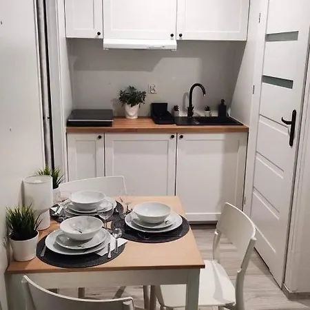 Nyaraló Komfortowy Domek Niedaleko Centrum Miasta